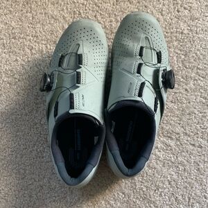 EUC Shimano RC3 Road Cycling Shoes - Women's